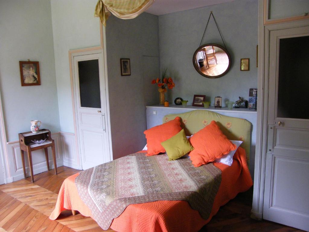 Saint-Dier-dʼAuvergne Chateau Des Martinanches الغرفة الصورة