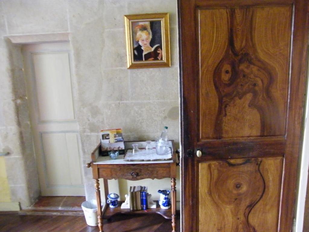Saint-Dier-dʼAuvergne Chateau Des Martinanches الغرفة الصورة