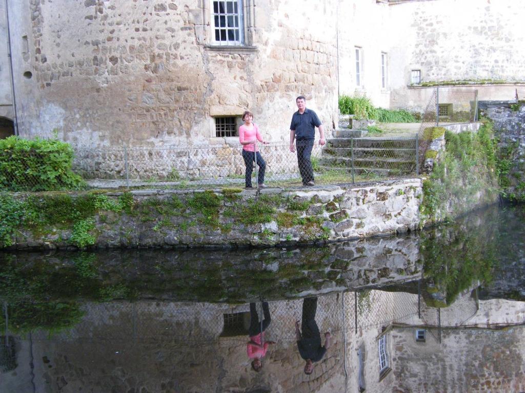 Saint-Dier-dʼAuvergne Chateau Des Martinanches المظهر الخارجي الصورة