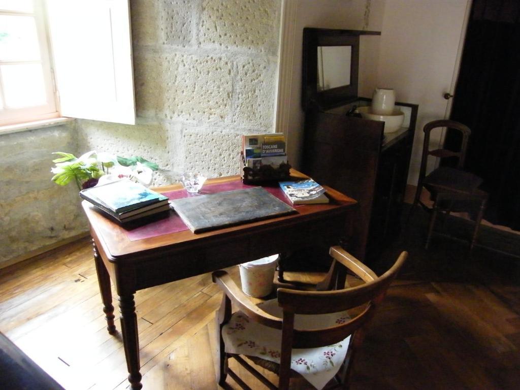 Saint-Dier-dʼAuvergne Chateau Des Martinanches المظهر الخارجي الصورة